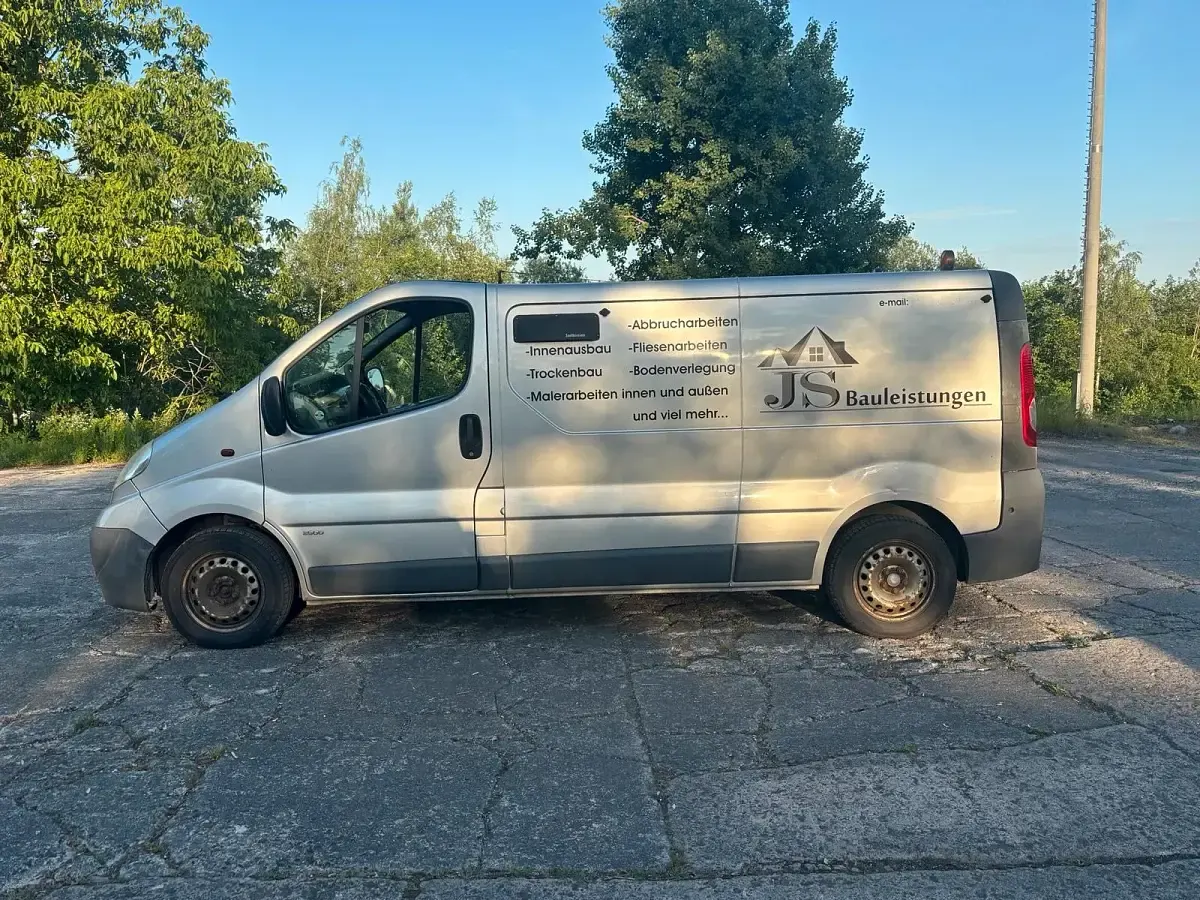 Gebraucht Opel Vivaro 115 PS (84 kW) 2009 Grau Van / Kleinbus
