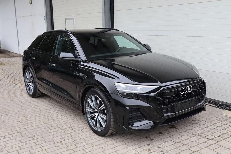 Schwarz Gebraucht 2025 Audi Q8 SUV | 63.900 € (Etwas zu teuer) - Bild 1/4