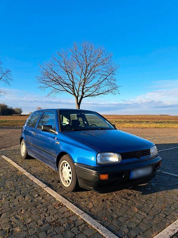 Blau Gebraucht 1993 VW Golf III Kleinwagen | 1.400 € - Bild 1/4