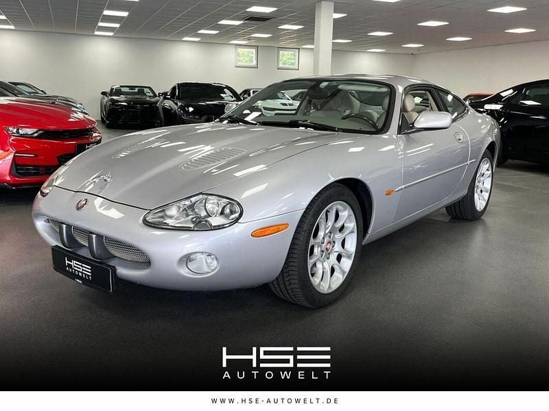 Silber Gebraucht 2000 Jaguar XKR Coupé | 13.990 € (Guter Preis) - Bild 1/3