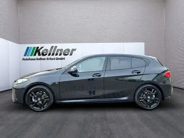 Gebraucht BMW 120 M Sport 163 PS (119 kW) 2025 Schwarz Kleinwagen
