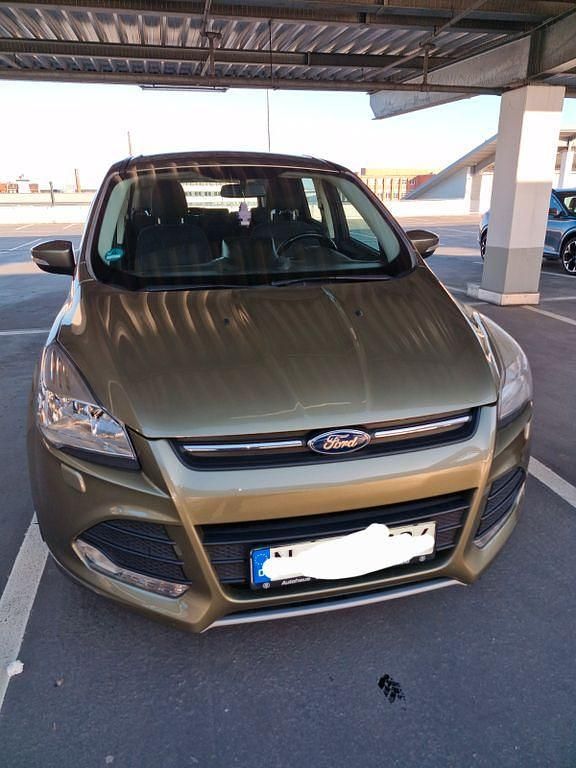 Gebraucht Ford Kuga Trend 150 PS (110 kW) 2013 Beige SUV