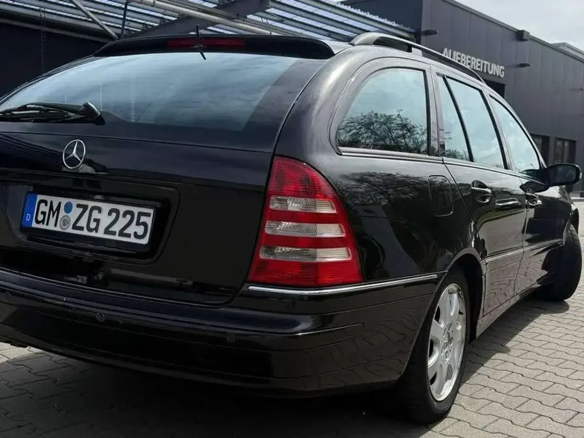Gebraucht Mercedes C220 Avantgarde 150 PS (110 kW) 2006 Schwarz Kombi