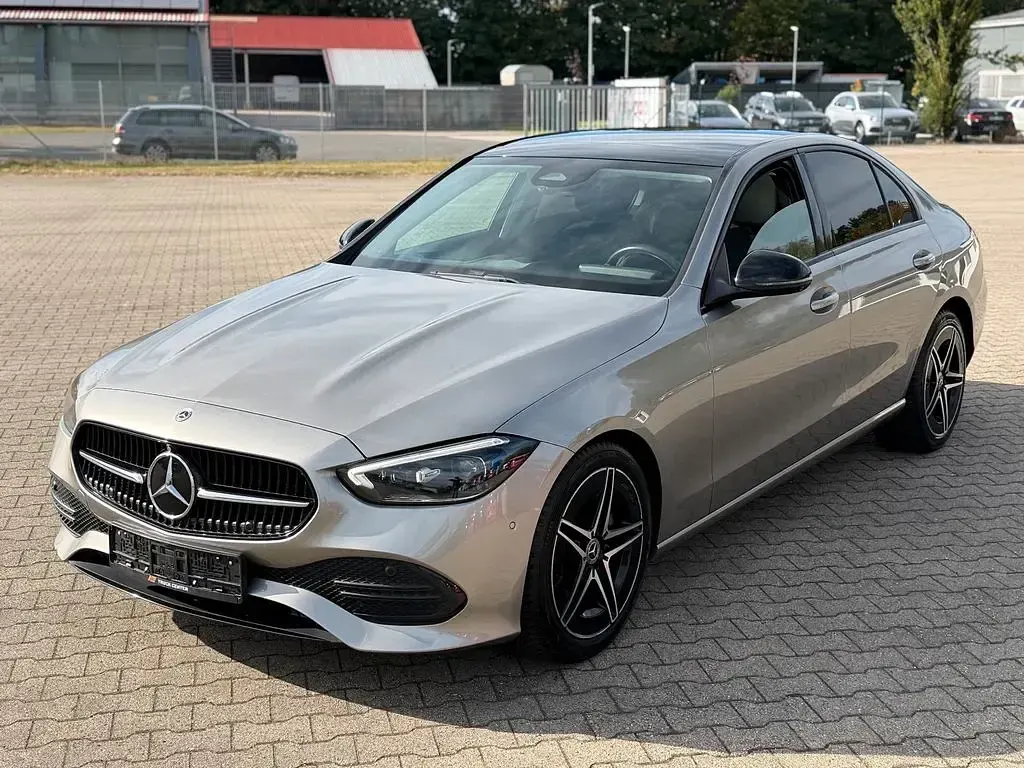 Gebraucht Mercedes C300 Avantgarde 258 PS (189 kW) 2023 Silber Limousine