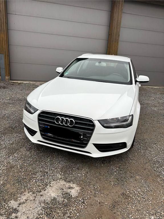 Gebraucht Audi A4 Attraction 136 PS (100 kW) 2014 Weiß Kombi