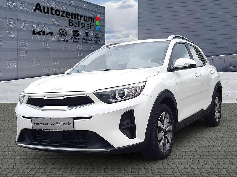 Weiß Gebraucht 2022 Kia Stonic Vision SUV | 17.900 € - Bild 1/4