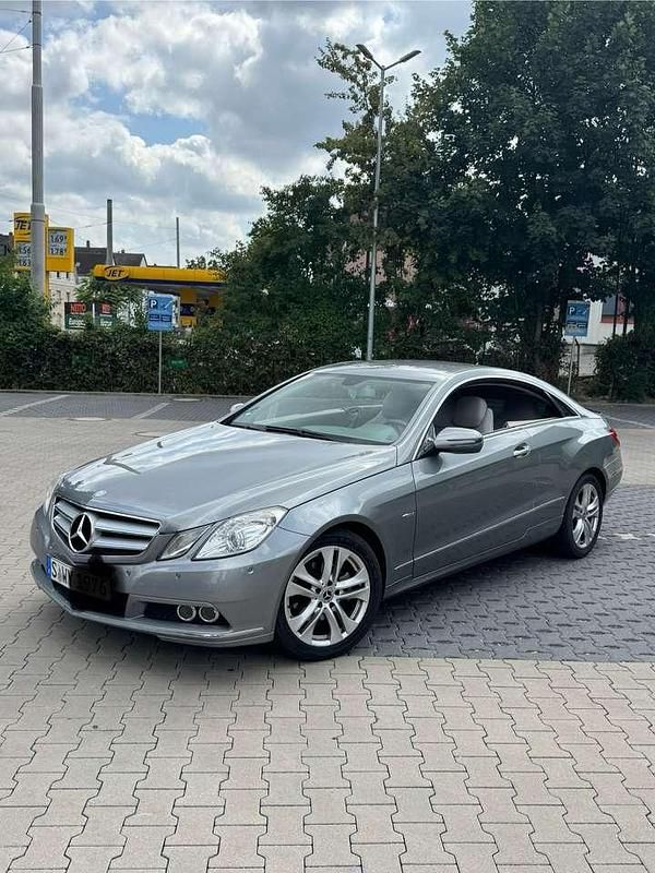 Gebraucht Mercedes E250 Elegance 204 PS (150 kW) 2009 Limousine