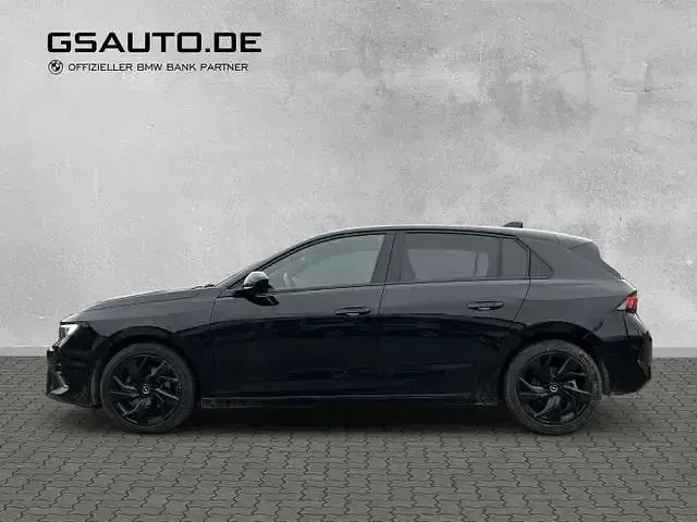 Gebraucht Opel Astra 131 PS (96 kW) 2024 Schwarz Limousine