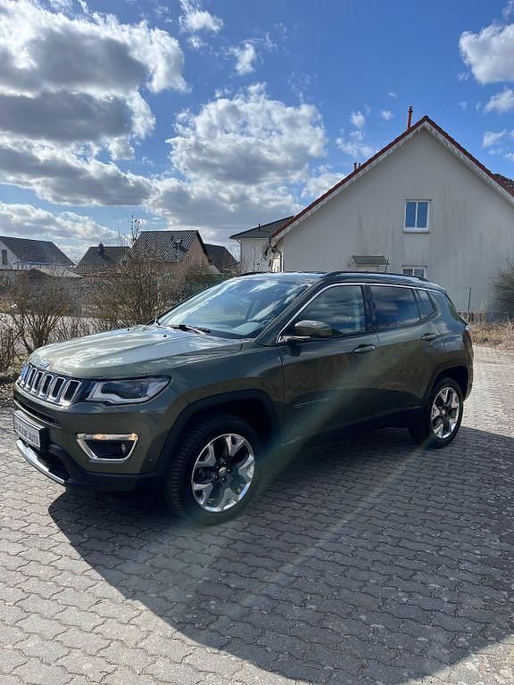 Gebraucht Jeep Compass Limited 170 PS (125 kW) 2018 Grün SUV