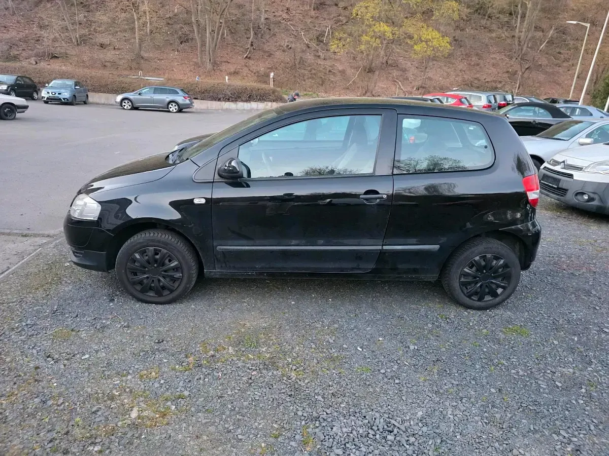 Gebraucht VW Fox 55 PS (40 kW) 2004 Schwarz Kleinwagen