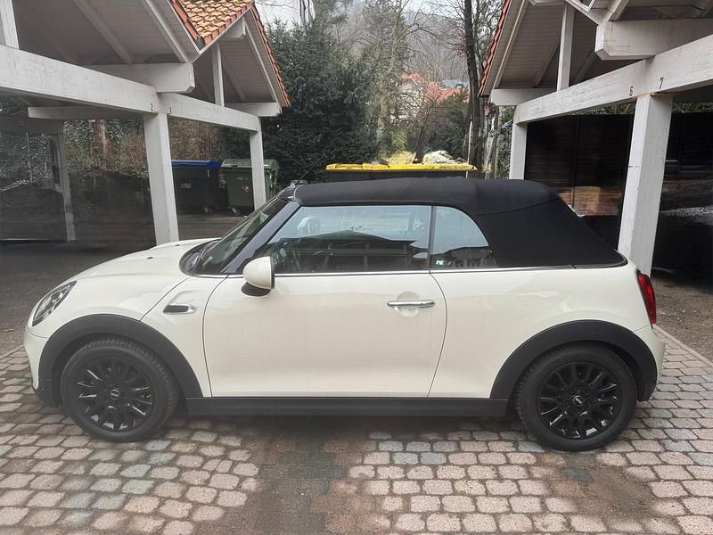 Gebraucht Mini Cooper Cabriolet 101 PS (74 kW) 2018 Weiß Cabrio