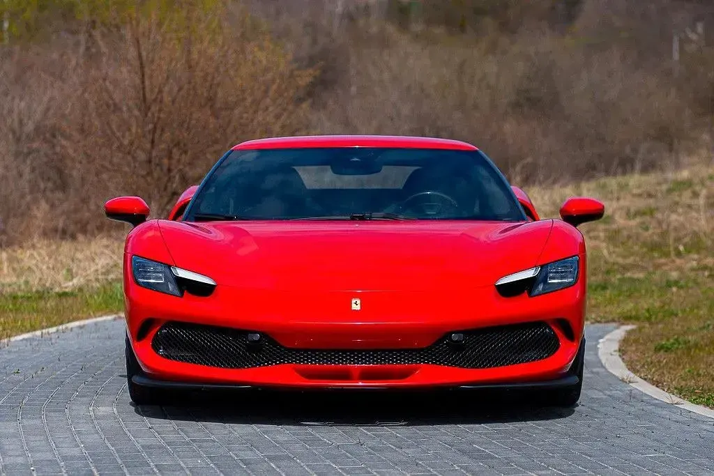 Gebraucht Ferrari 296 829 PS (609 kW) 2024 Rot