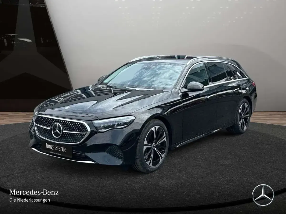 Gebraucht Mercedes E300 Avantgarde 204 PS (150 kW) 2025 Schwarz Limousine
