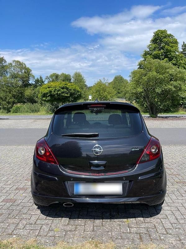 Second-hand Opel Corsa Color Edition 150 CP (110 kW) 2011 Negru Berlinǎ