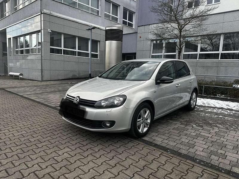 Gebraucht VW Golf VII Match 105 PS (77 kW) 2012 Silber Limousine