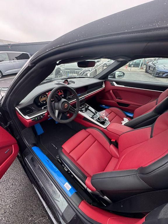 Neu Porsche 911 541 PS (397 kW) 2025 Tiefschwarz Cabrio