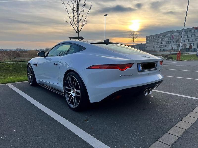 Weiß Gebraucht 2016 Jaguar F-Type S Coupé | 47.500 € (Teuer) - Bild 1/4