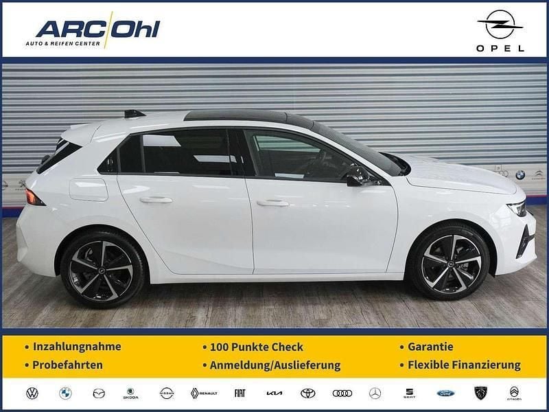Arktis weiß Gebraucht 2024 Opel Astra Ultimate Limousine | 24.450 € (Guter Preis) - Bild 1/2