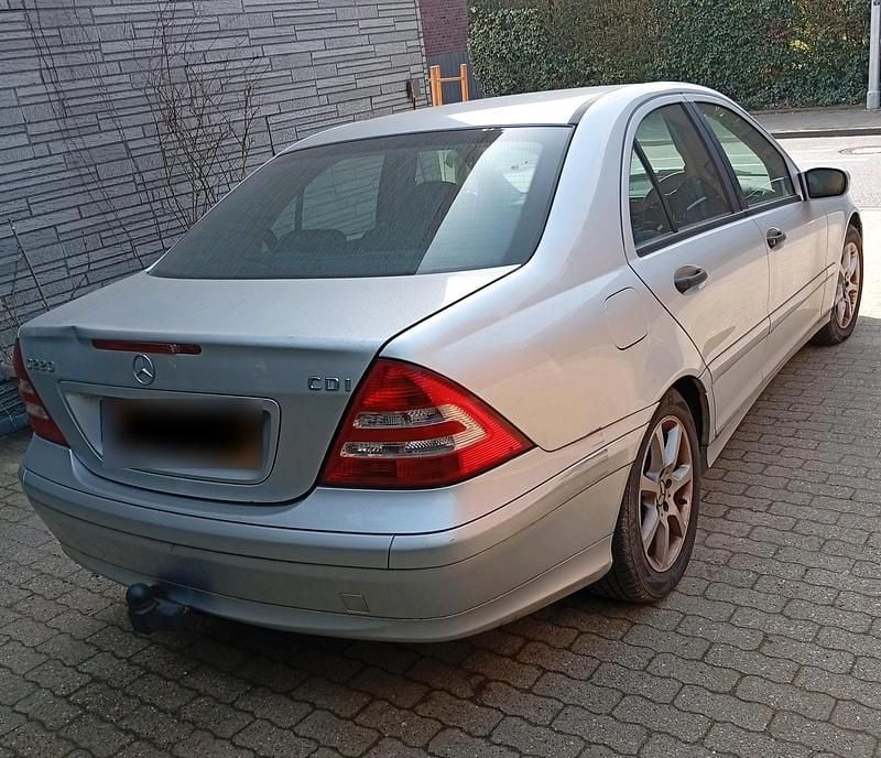 Gebraucht Mercedes 220 150 PS (110 kW) 2006 Silber Limousine