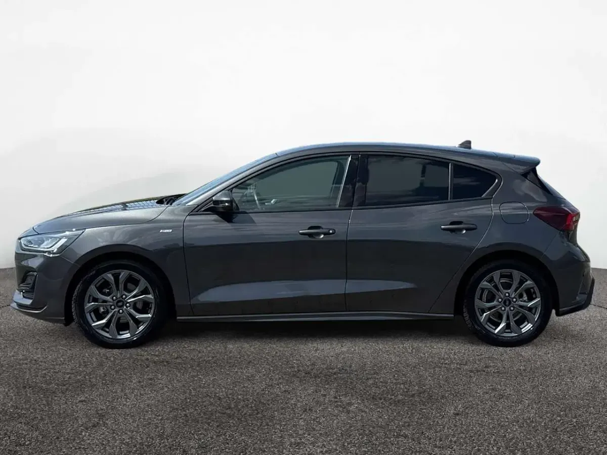 Gebraucht Ford Focus ST-Line 125 PS (91 kW) 2025 Magneticgrau Limousine
