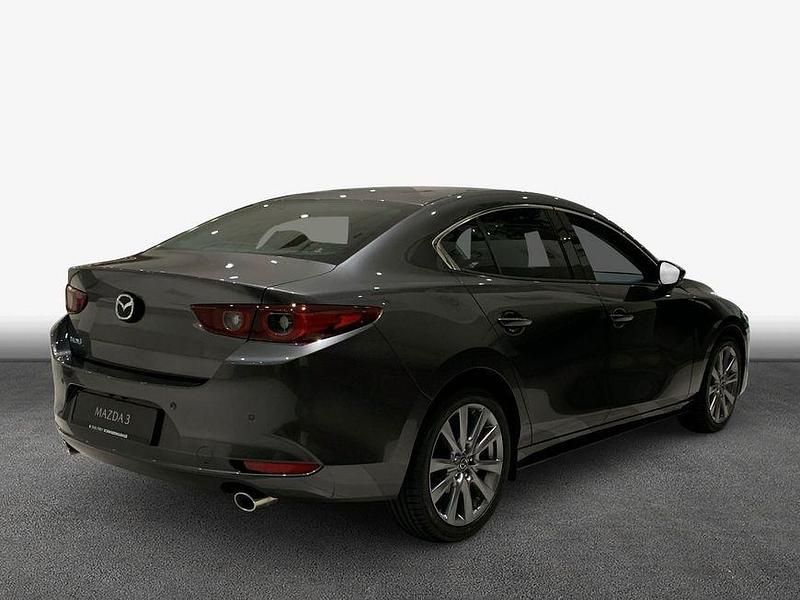 Neu Mazda 3 140 PS (102 kW) 2025 Machine grey metallic Limousine