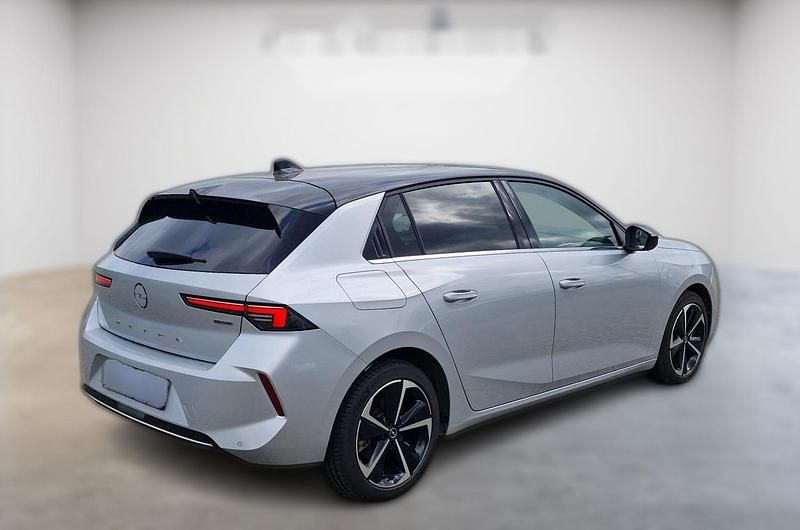 Gebraucht Opel Astra Elegance 179 PS (131 kW) 2022 Silber metallic