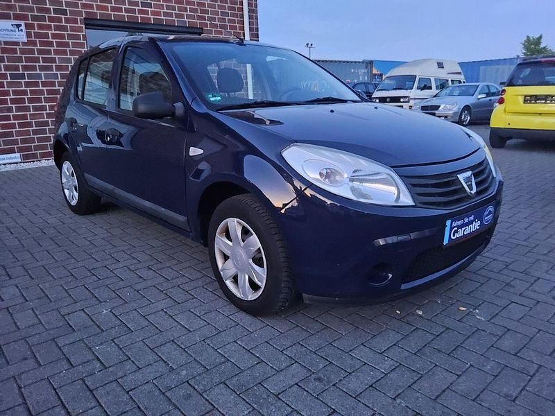 Blau Gebraucht 2012 Dacia Sandero Kleinwagen | 3.698 € (Teuer) - Bild 1/4