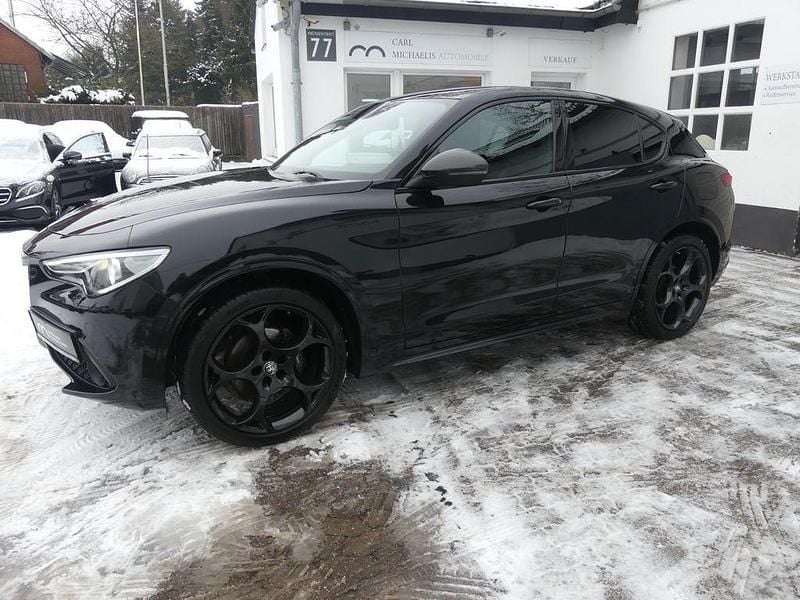 Schwarz Gebraucht 2022 Alfa Romeo Stelvio Estrema SUV | 34.990 € (Fairer Preis) - Bild 1/4