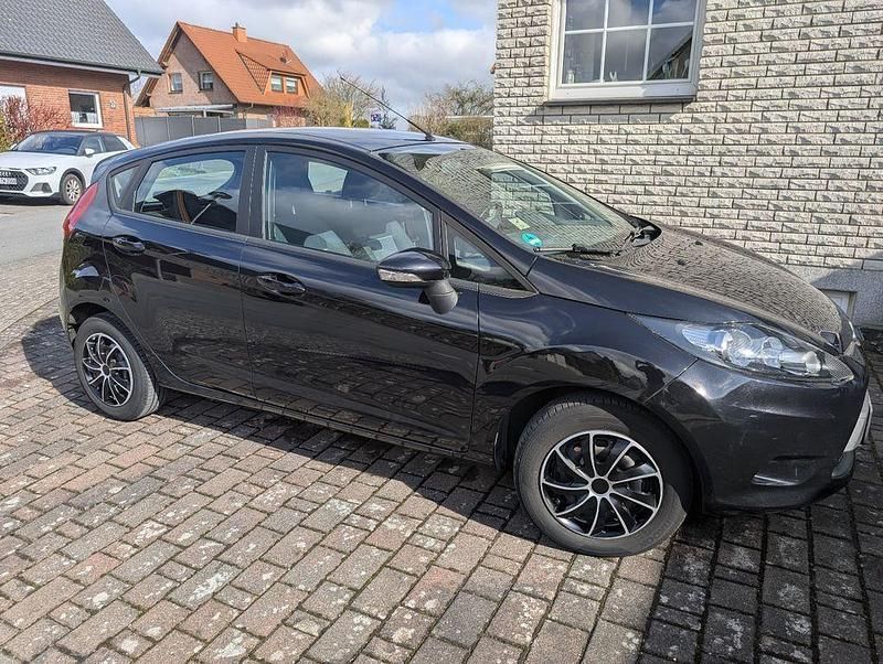 Gebraucht Ford Fiesta Trend 82 PS (60 kW) 2010 Schwarz Kleinwagen