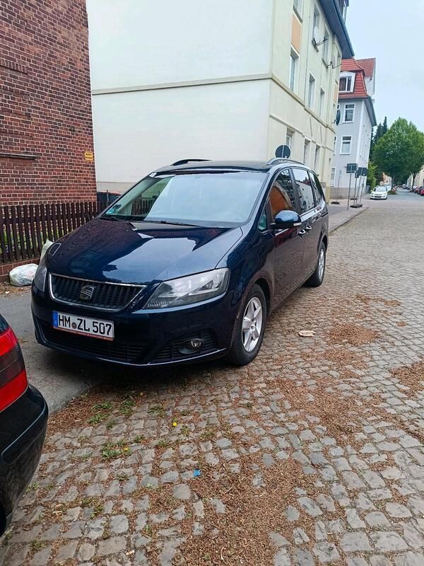 Blau Gebraucht 2010 Seat Alhambra Van / Kleinbus | 8.200 € - Bild 1/4