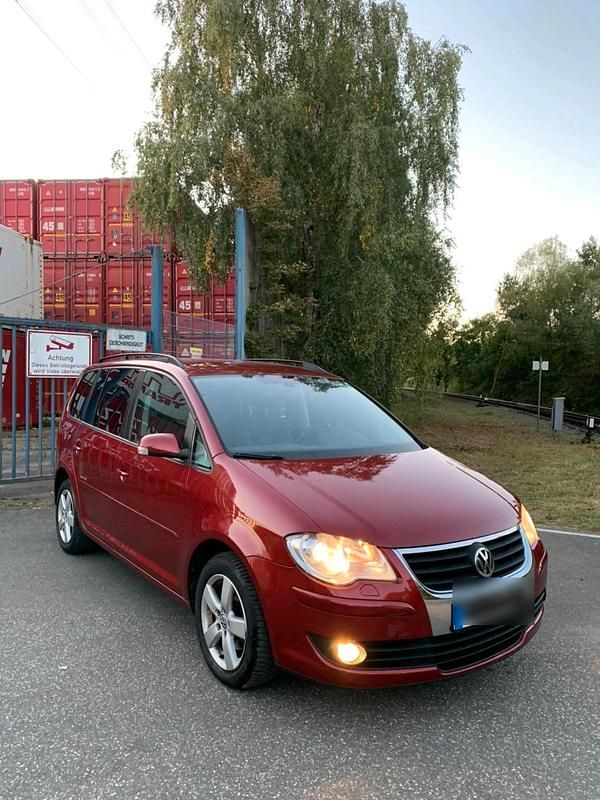 Rot Gebraucht 2008 VW Touran United Van / Kleinbus | 2.750 € (Superpreis) - Bild 1/4