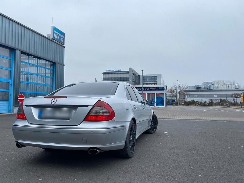 Gebraucht Mercedes E280 Avantgarde 190 PS (139 kW) 2007 Grau Limousine