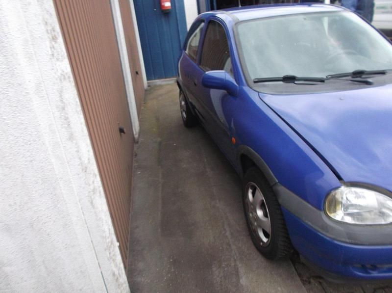 Gebraucht Opel Corsa 65 PS (47 kW) 1999 Blau Kleinwagen