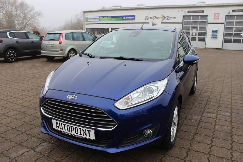 Gebraucht Ford Fiesta Titanium 125 PS (91 kW) 2016 Blau Limousine
