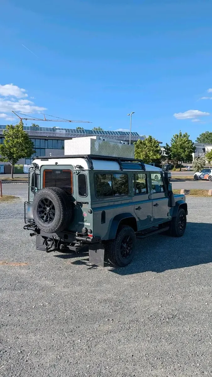 Gebraucht Land Rover Defender 122 PS (89 kW) 2009 Grün SUV