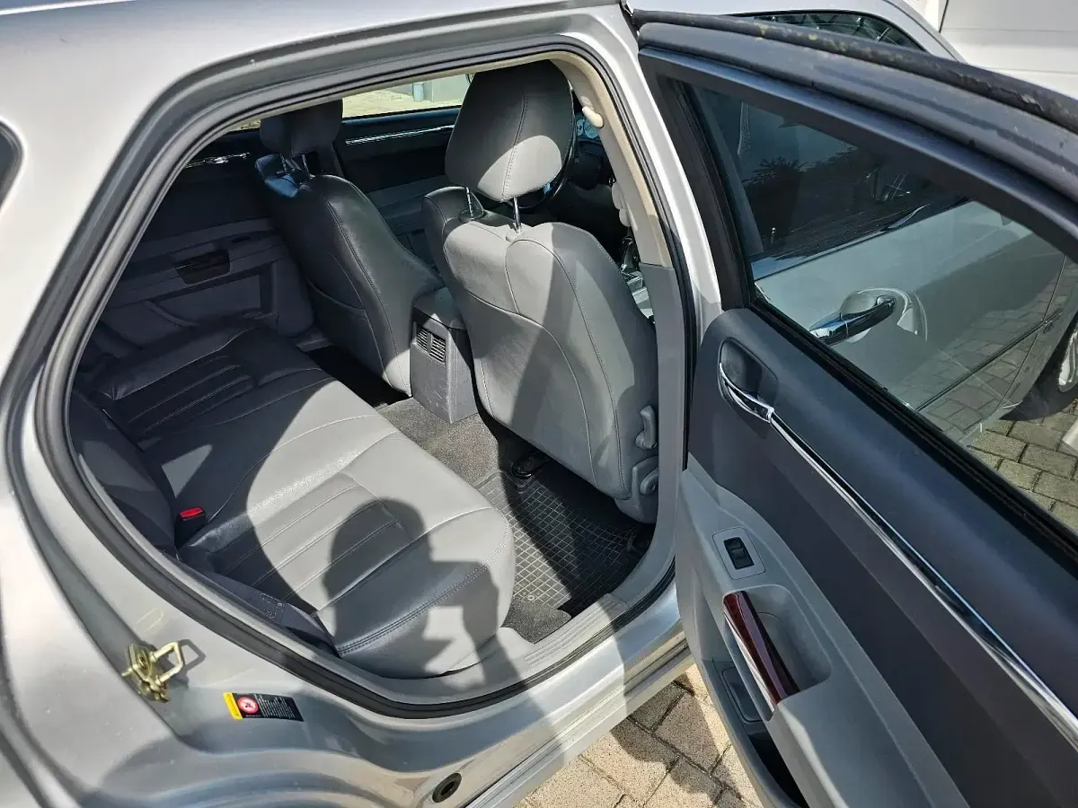Gebraucht Chrysler 300C Touring 249 PS (183 kW) 2008 Silber Kombi