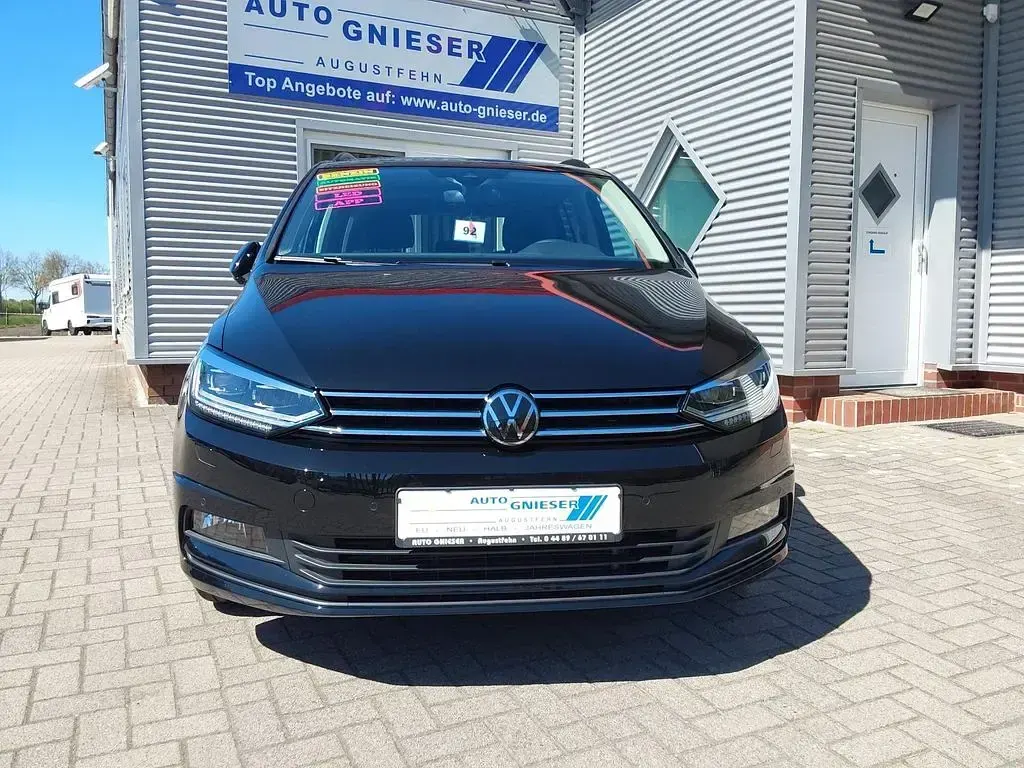 Gebraucht VW Touran Comfortline 150 PS (110 kW) 2025 Schwarz metallic Van / Kleinbus