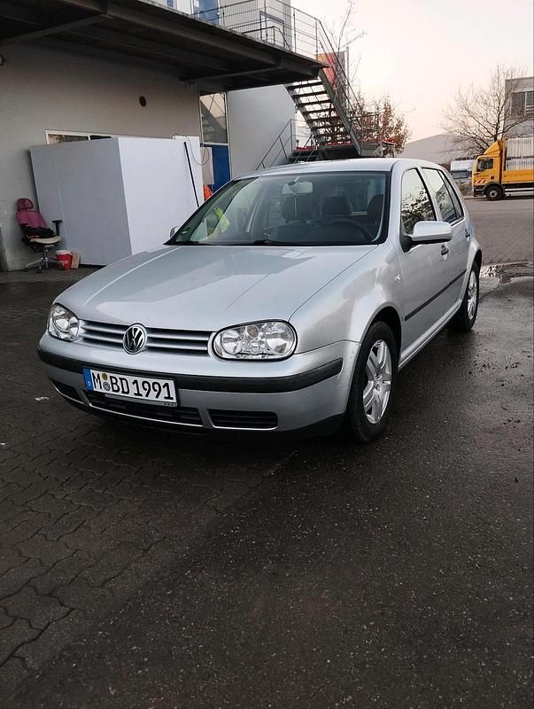 Silber Gebraucht 2001 VW Golf IV Limousine | 2.000 € (Fairer Preis) - Bild 1/4