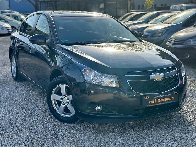 Schwarz Gebraucht 2010 Chevrolet Cruze LS Limousine | 1.990 € (Guter Preis) - Bild 1/4