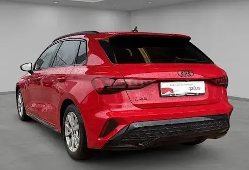Gebraucht Audi A3 S-Line 150 PS (110 kW) 2024 Rot Limousine