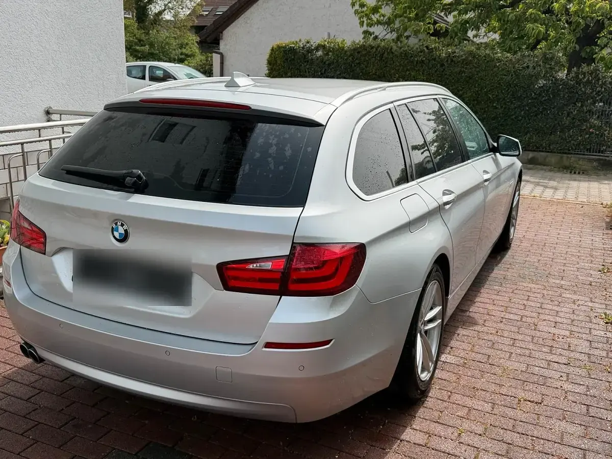 Gebraucht BMW 520 184 PS (135 kW) 2011 Silber Limousine