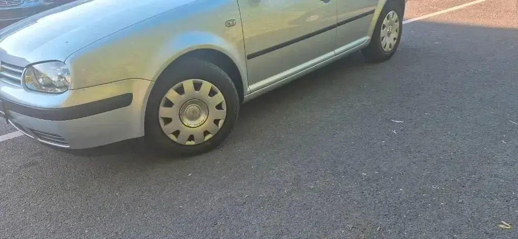 Gebraucht VW Golf IV 105 PS (77 kW) 2001 Silber Kleinwagen