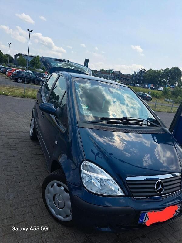 Blau Gebraucht 2001 Mercedes A140 Limousine | 1.500 € - Bild 1/4