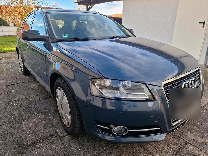 Gebraucht Audi A3 105 PS (77 kW) 2011 Blau Kombi