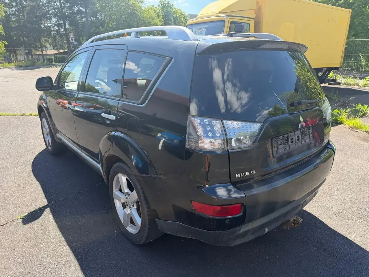 Gebraucht Mitsubishi Outlander Intense 156 PS (114 kW) 2008 Schwarz SUV