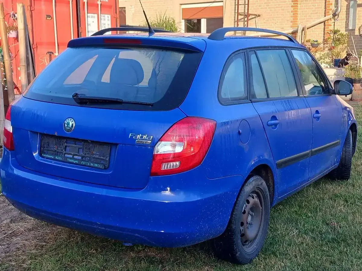 Gebraucht Skoda Fabia Ambiente 86 PS (63 kW) 2010 Blau Limousine
