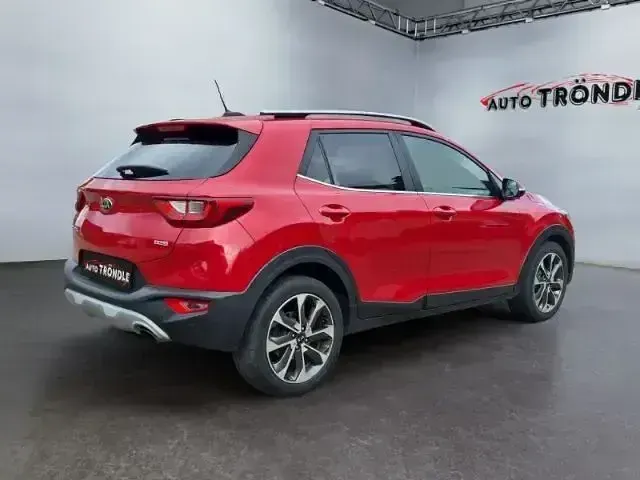 Gebraucht Kia Stonic Spirit 120 PS (88 kW) 2017 Rot SUV
