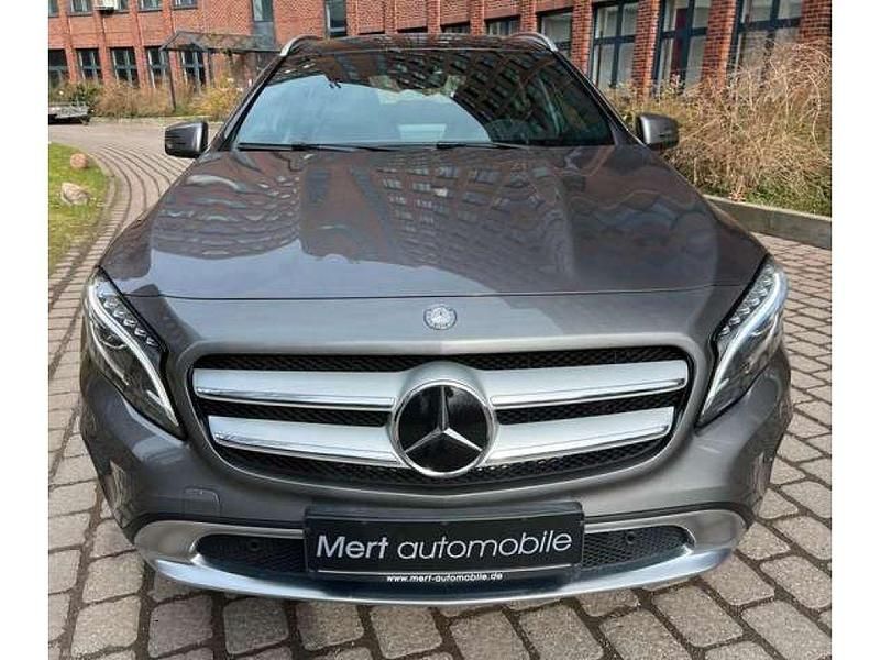 Gebraucht Mercedes GLA250 211 PS (155 kW) 2016 Mountaingrau (metallic) SUV
