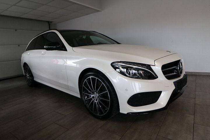 Weiß Gebraucht 2018 Mercedes C300 Night Kombi | 19.800 € (Fairer Preis) - Bild 1/4