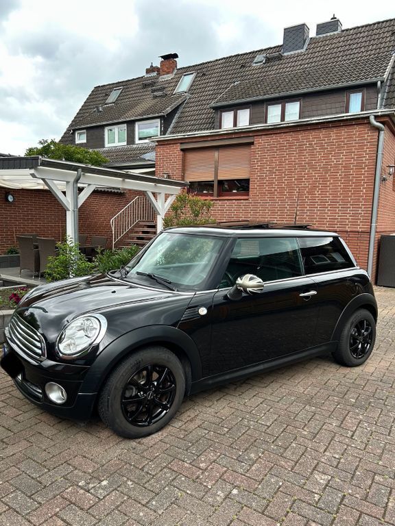 Schwarz Gebraucht 2010 Mini Cooper Kleinwagen | 7.777 € (Fairer Preis) - Bild 1/4
